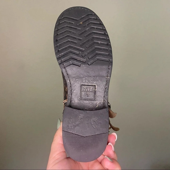 frye Veronica Belted Distressed Short Boots. Size 6 - Picture 14 of 16